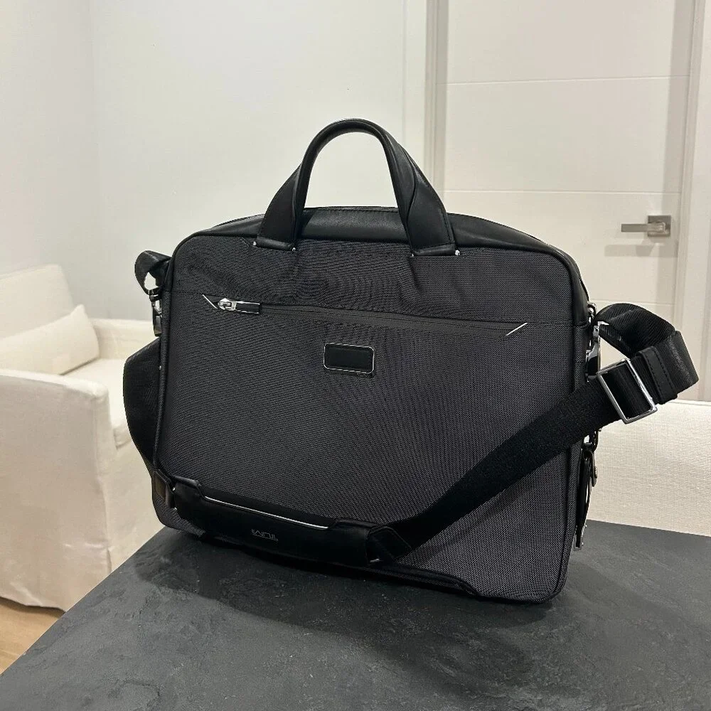 Tumi Slim Briefcase (Mint Condition)
